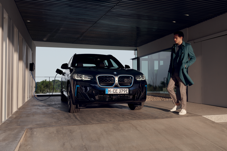 La Nouvelle BMW iX3 redéfinit son caractère résolument électrique.