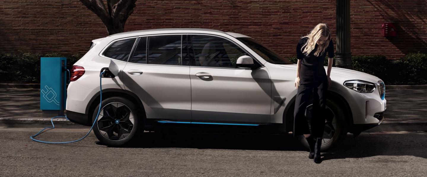 BMW iX3