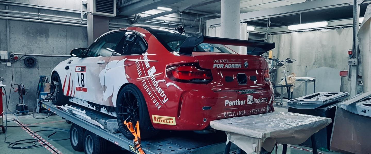 BMW M2 CS Racing en carrosserie